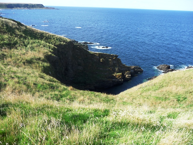 Crathie Point (Cliff Fort) by drewbhoy