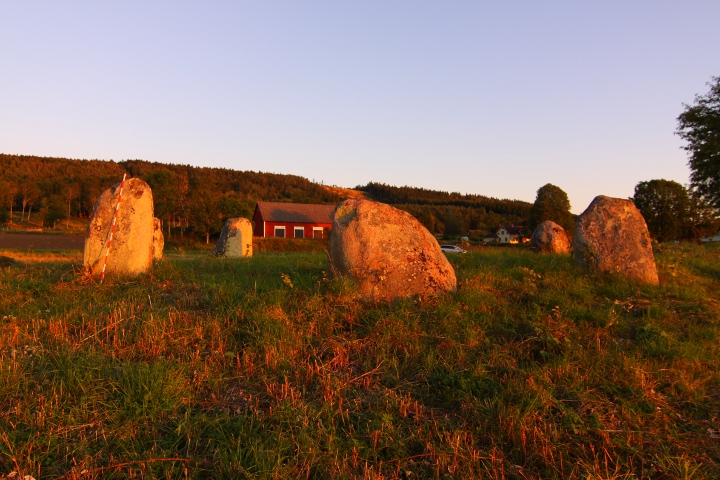 Lilla Lycke (Round Cairn) by L-M K