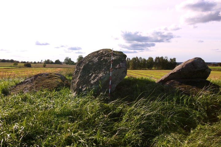 Haragårdens gånggrift (Passage Grave) by L-M K