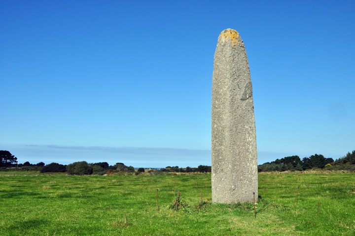Kerhouezel (Standing Stone / Menhir) by Jane