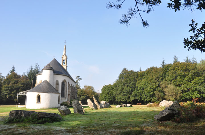 Chapelle de Notre Dame de Lorette (Cromlech (France and Brittany)) by Jane