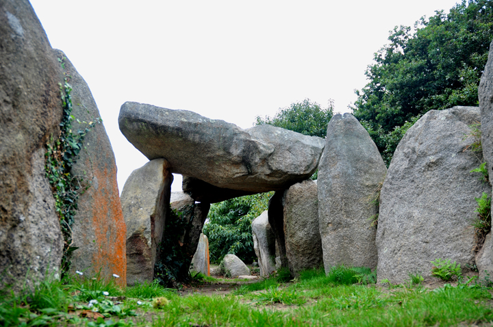 Crec'h Quillé (Chambered Tomb) by Jane