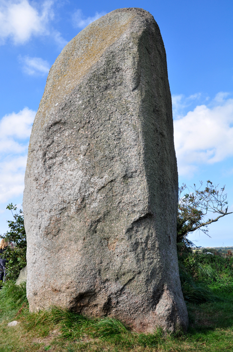 Lannoulouarn (Standing Stone / Menhir) by Moth