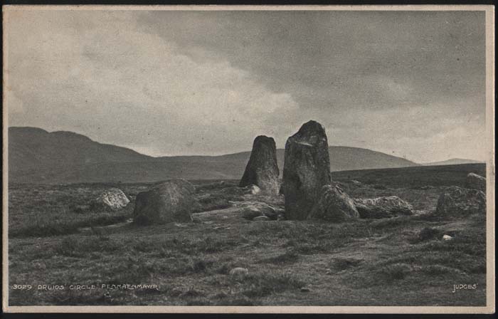 Y Meini Hirion (Stone Circle) by fitzcoraldo