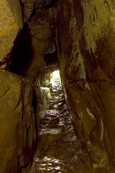 Cateran Hill (Cave / Rock Shelter) by Hob