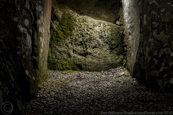 Cairn U (Passage Grave) by CianMcLiam