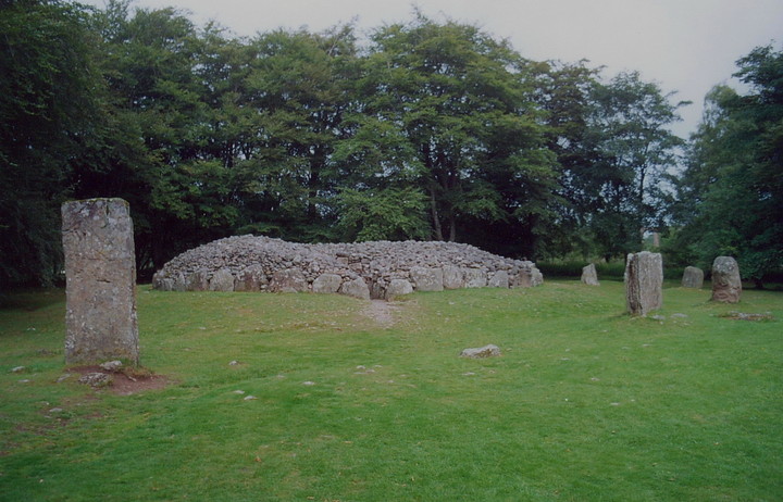 Clava Cairns (Clava Cairn) by GLADMAN