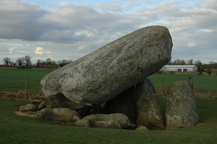 Browne's Hill (Portal Tomb) by ryaner