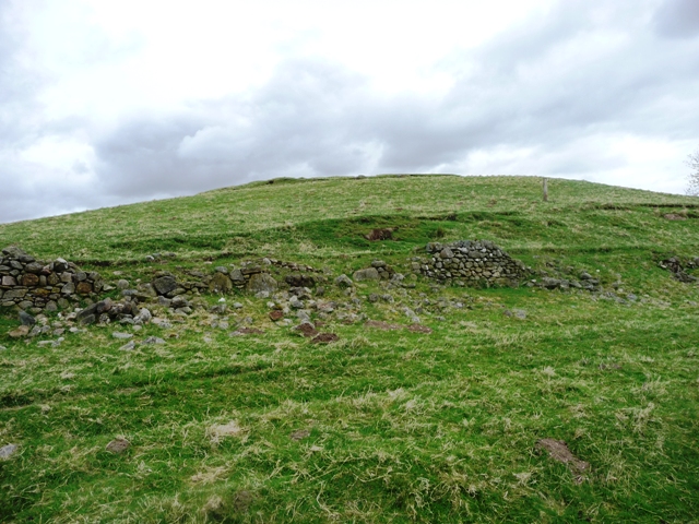 Green Cairn (Hillfort) by drewbhoy