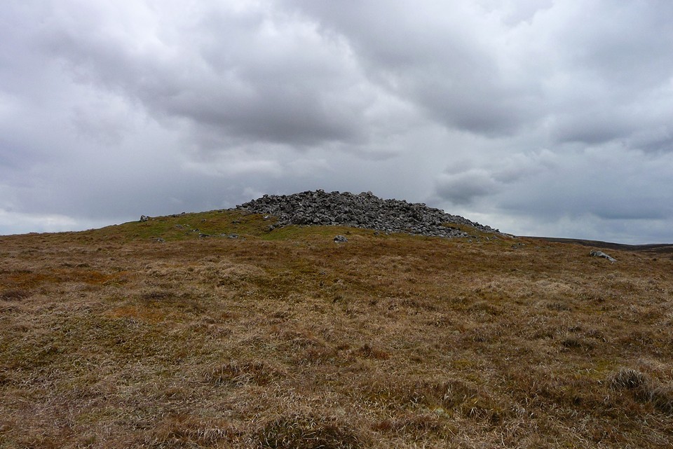 Garn Caws (Round Cairn) by thesweetcheat