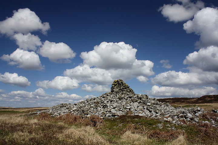 Cairn Na Gath (Chambered Cairn) by GLADMAN
