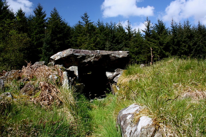White Cairn (Chambered Cairn) by GLADMAN