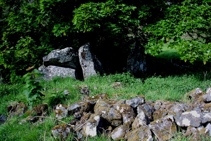 Camas Nan Geall (Chambered Tomb) by GLADMAN