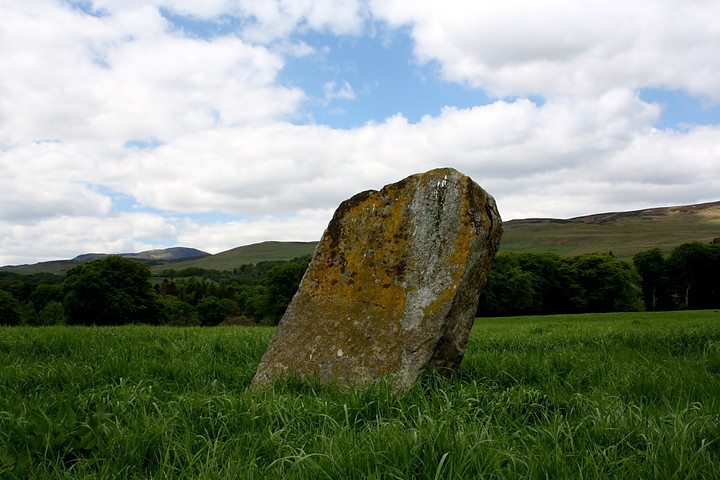 Witches Stone (Monzie) (Standing Stone / Menhir) by GLADMAN