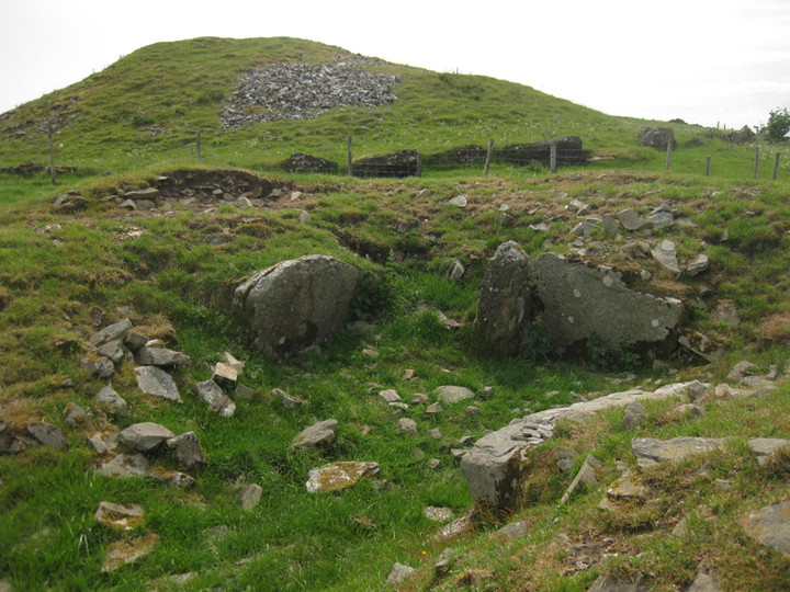 Cairn K (Passage Grave) by ryaner