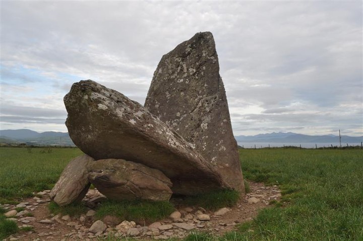 Graigue (Standing Stone / Menhir) by bogman