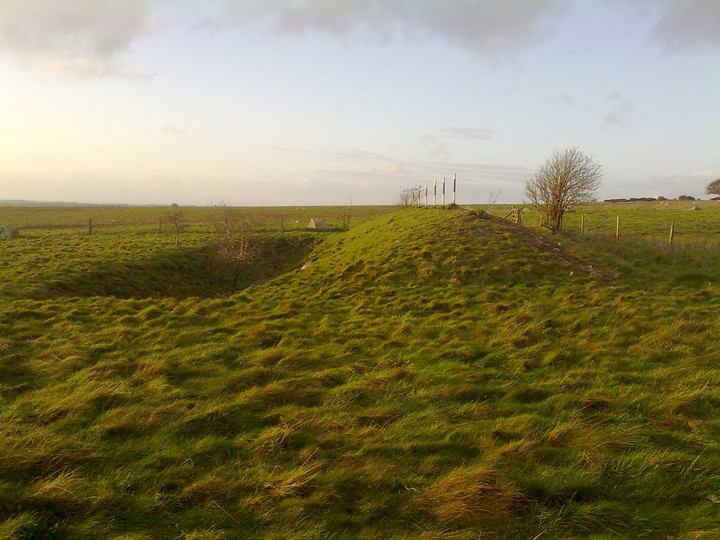Experimental Earthwork (Artificial Mound) by megadread