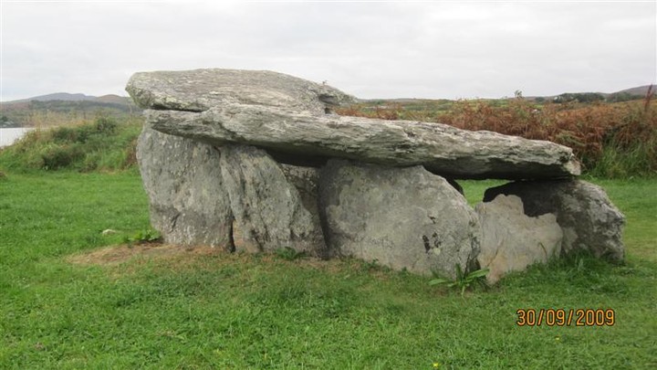 Altar (Wedge Tomb) by bogman