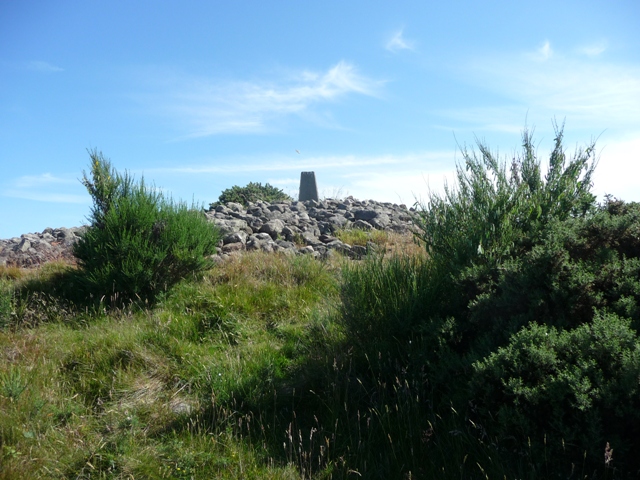 Barons Cairn (Cairn(s)) by drewbhoy