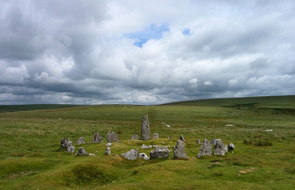 Down Tor (Stone Row / Alignment) by thesweetcheat