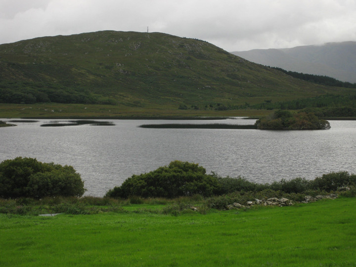 Moher Lough (Crannog) by ryaner