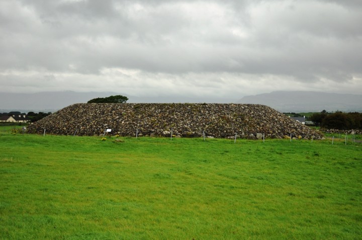 Listoghil - Tomb 51 (Chambered Cairn) by McGlen