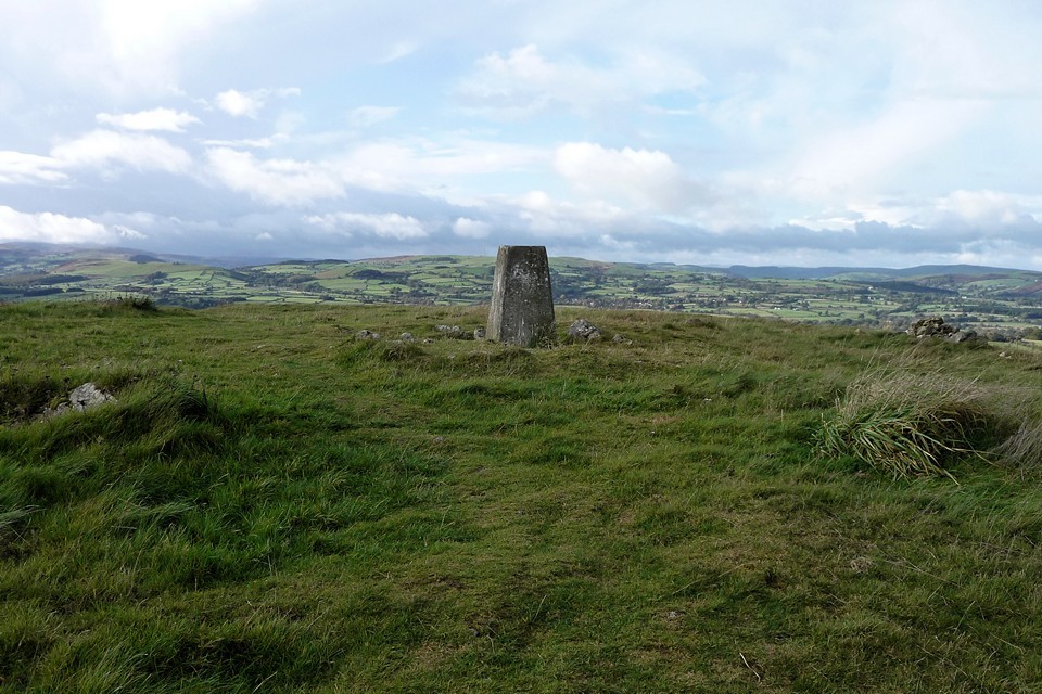 The Beacon (Llandrindod) (Cairn(s)) by thesweetcheat