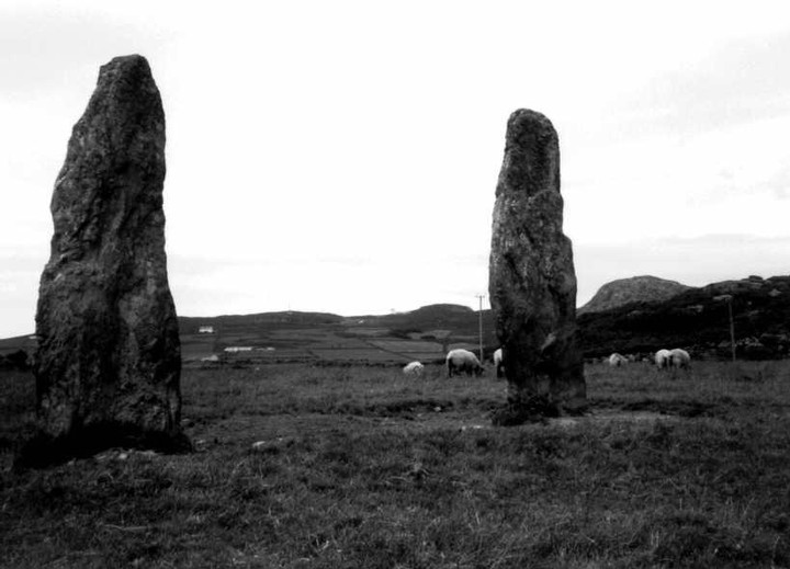 Penrhosfeilw (Standing Stones) by pure joy