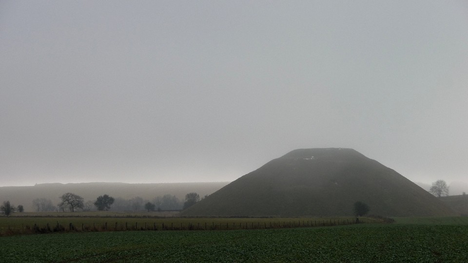 Silbury Hill (Artificial Mound) by thesweetcheat