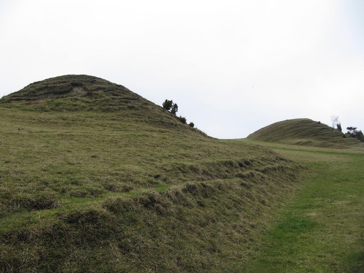 King's Play Hill (Long Barrow) by tjj