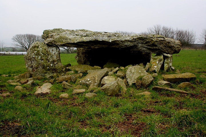 Pen-Rhiw (Wedge Tomb) by GLADMAN