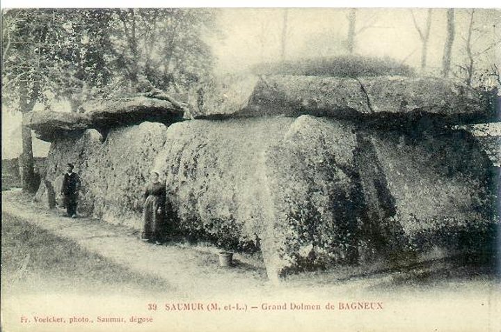 Le Grand Dolmen de Bagneux (Burial Chamber) by Chance