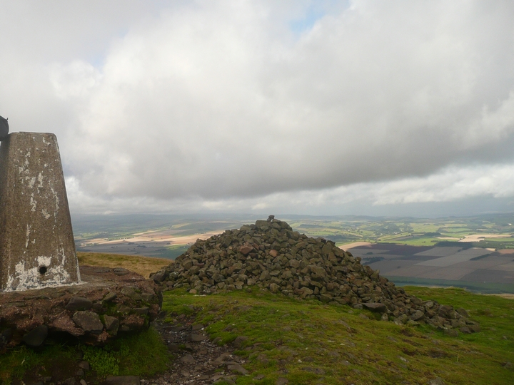 West Lomond Hill (Cairn(s)) by thelonious