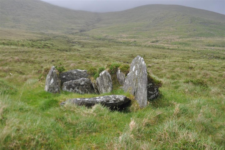 Caherlehillan North (Wedge Tomb) by bogman