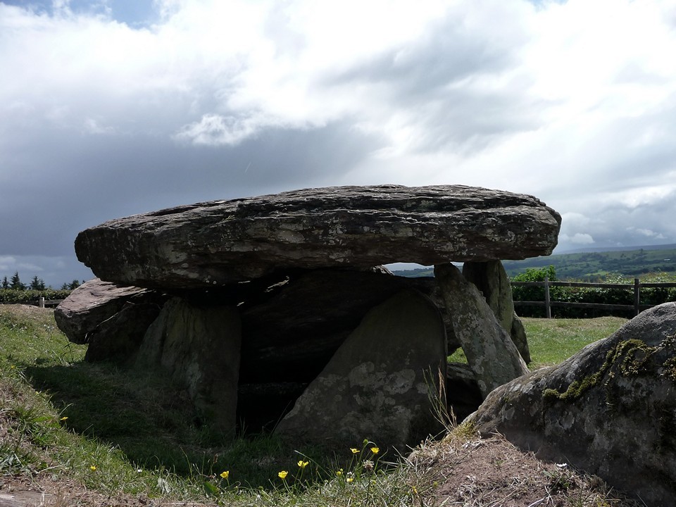 Arthur's Stone (Dolmen / Quoit / Cromlech) by thesweetcheat