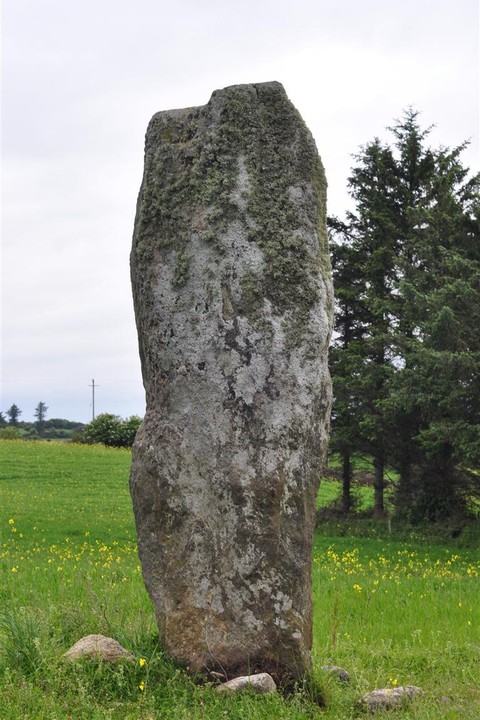 Corrower (Standing Stone / Menhir) by bogman