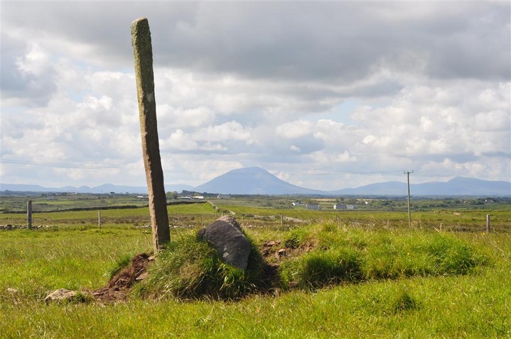 Banagher (Standing Stone / Menhir) by bogman