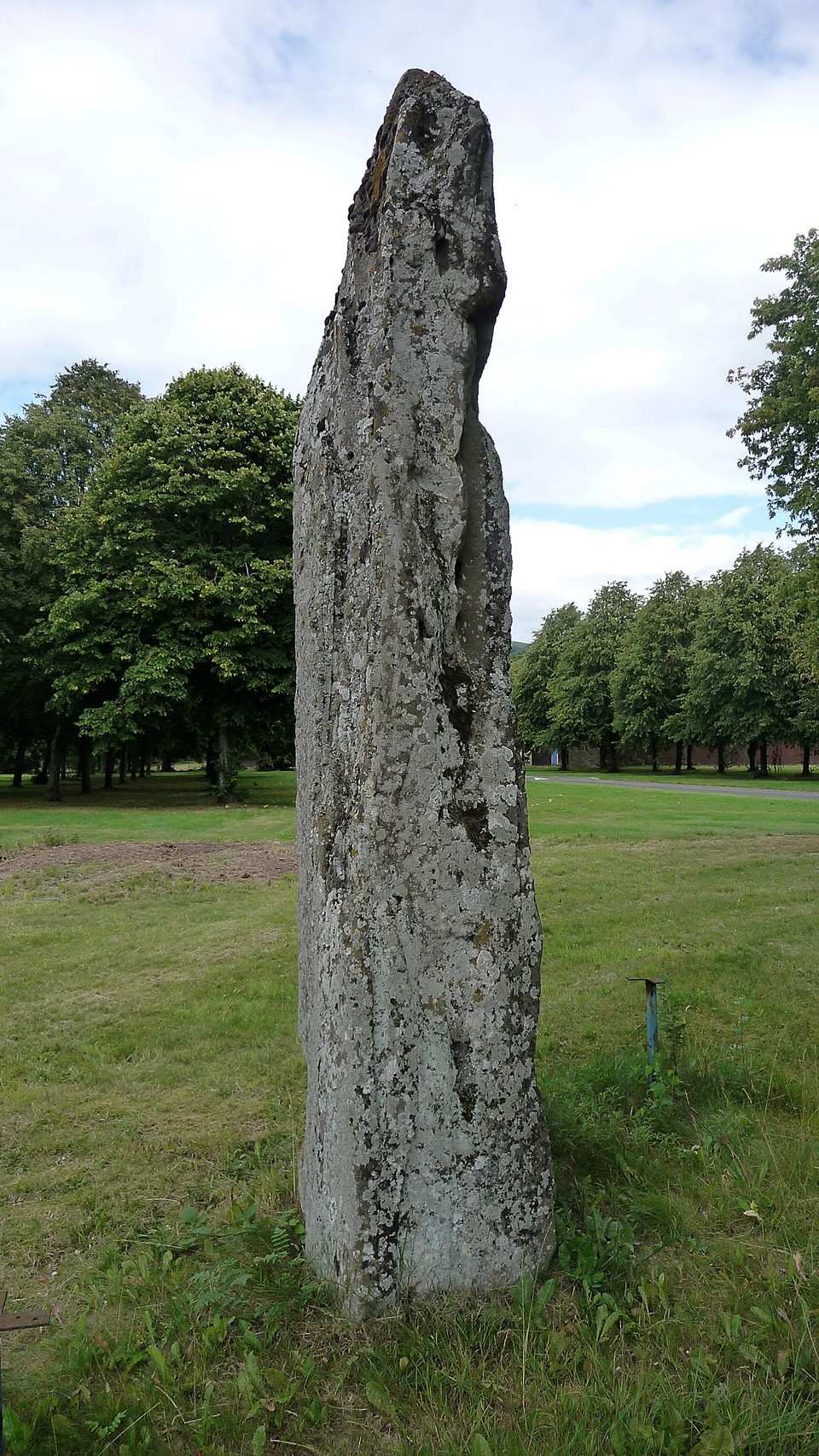 The Growing Stone (Standing Stone / Menhir) by thesweetcheat
