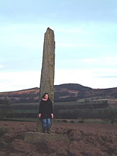 <b>Hurl Stone</b>Posted by moey